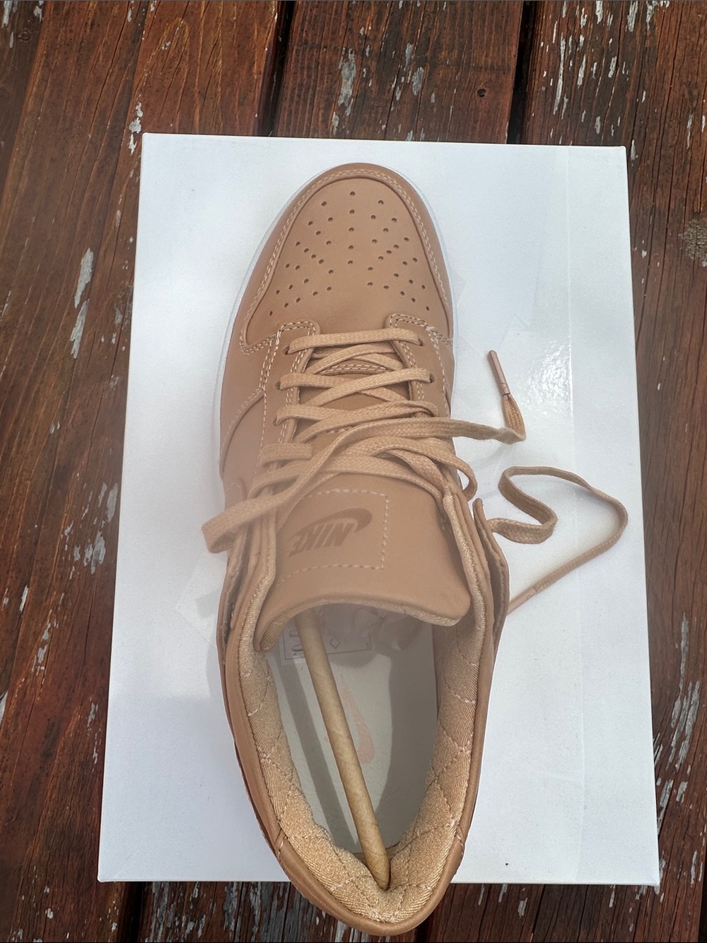 Nike Tan Leather Low Top Sneaker - Beige/Tan